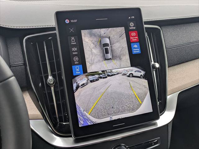 New 2026 Volvo XC90 T8 Plus w/ Protection Package AWD/4WD image 9