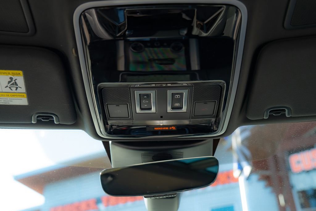 Used 2022 Land Rover Range Rover Westminster Edition image 15