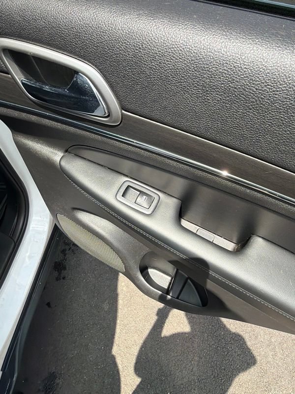 Used 2018 Jeep Grand Cherokee Limited AWD/4WD image 11
