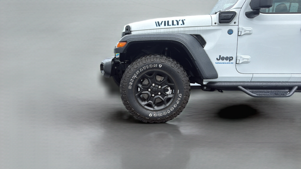 Used 2023 Jeep Wrangler Unlimited w/ Cold Weather Group AWD/4WD image 29