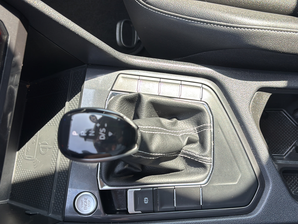 Certified 2023 Volkswagen Tiguan SE FWD image 22