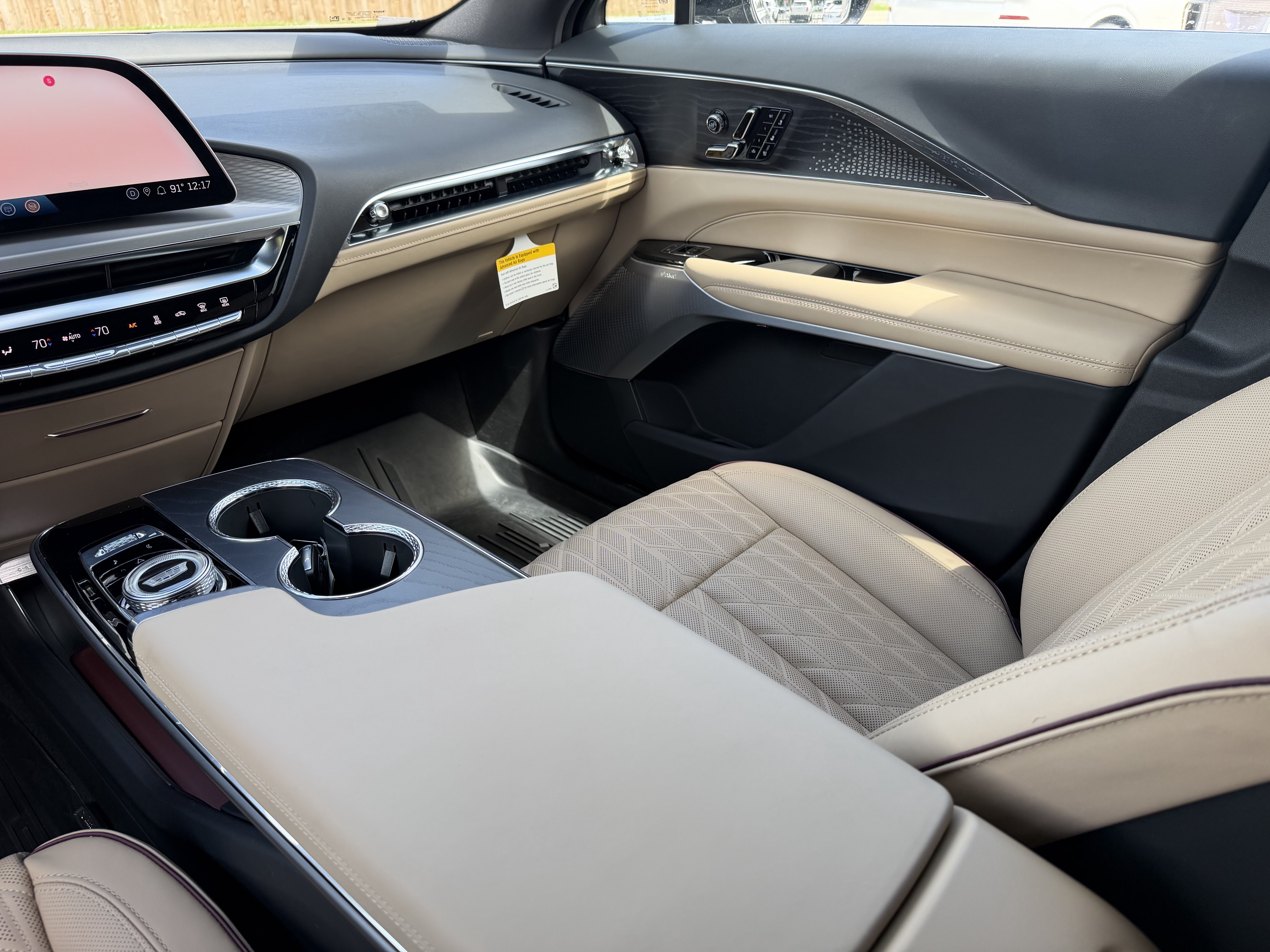 Certified 2026 Cadillac Lyriq Signature Luxury w/ Nappa Leather Package AWD/4WD image 17