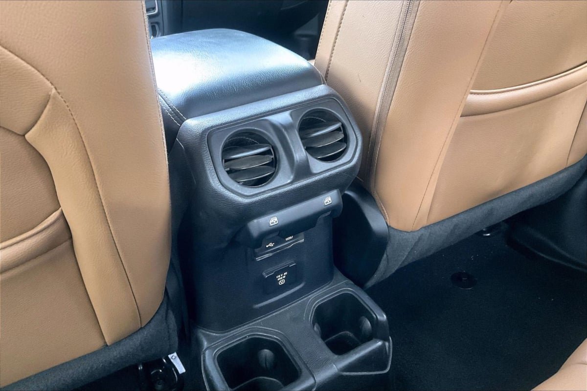 Used 2020 Jeep Gladiator Overland AWD/4WD image 32