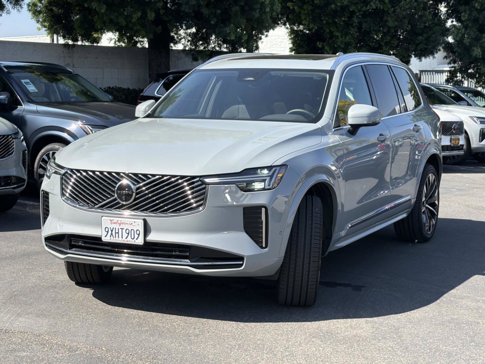 Certified 2026 Volvo XC90 B6 Plus AWD/4WD image 3