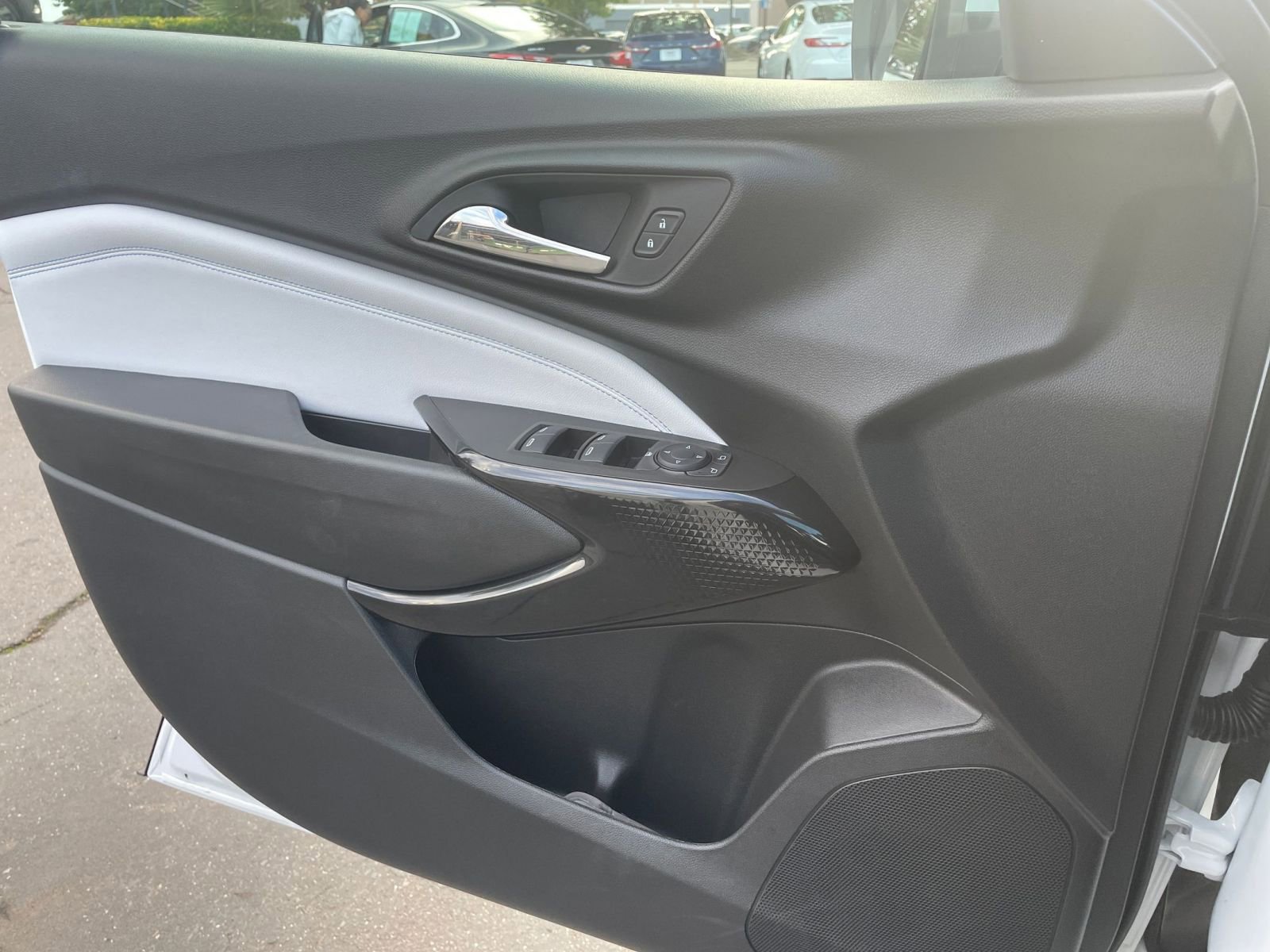 Used 2025 Chevrolet Trax LT w/ LT Convenience Package image 20