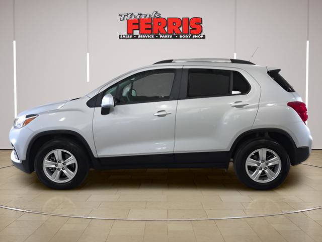 Used 2022 Chevrolet Trax LT w/ LT Convenience Package image 2