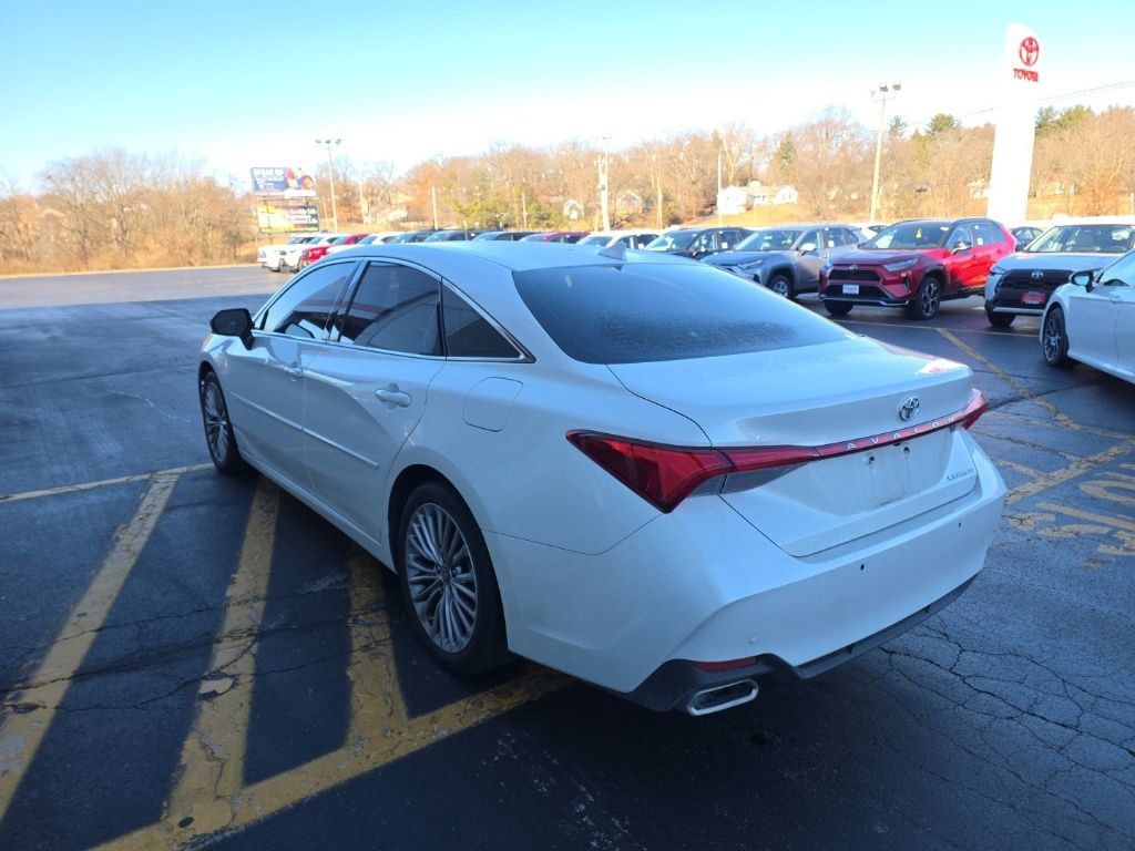 Used 2022 Toyota Avalon Limited w/ Advanced Safety Package image 7