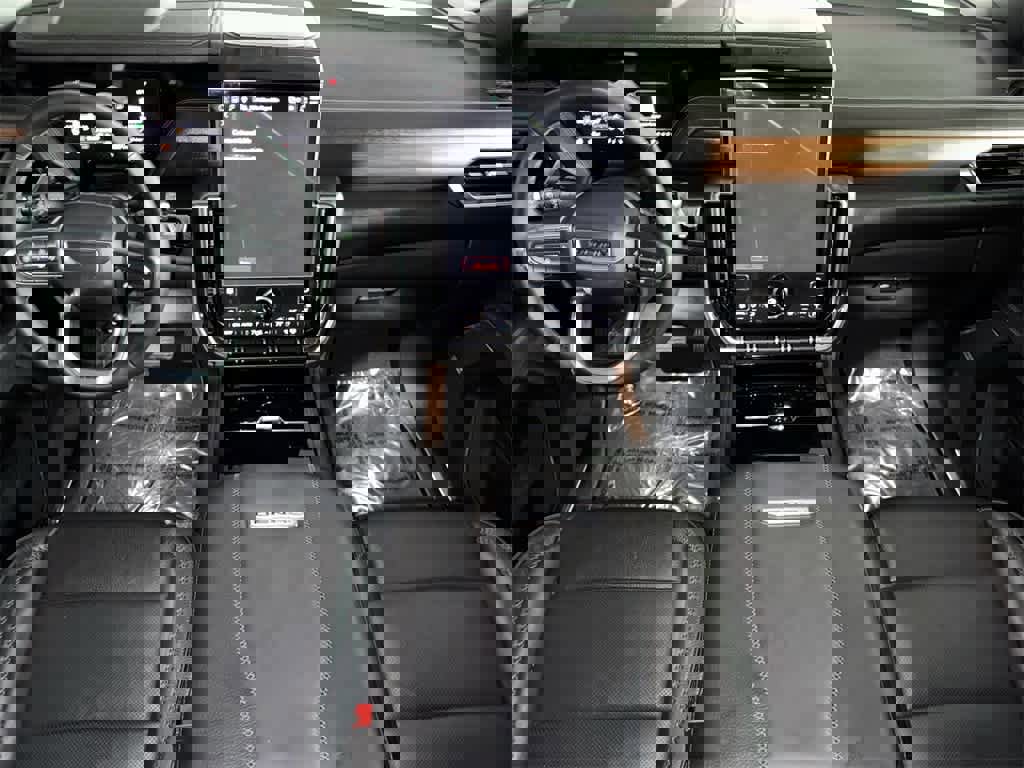 Used 2025 GMC Yukon Denali image 24