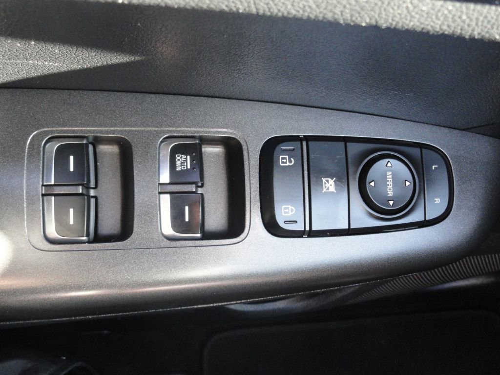 Used 2019 Kia Sportage LX FWD image 21