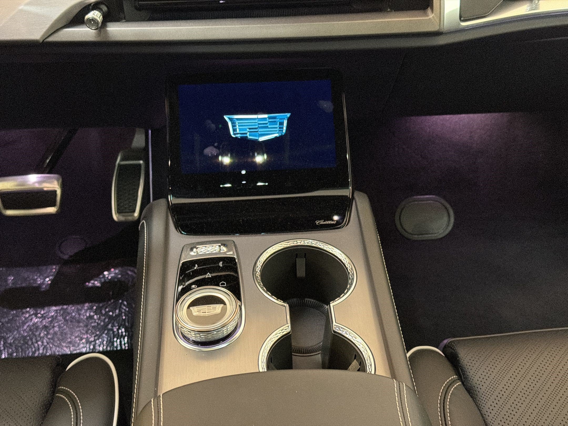New 2027 Cadillac Vistiq Sport AWD/4WD image 18