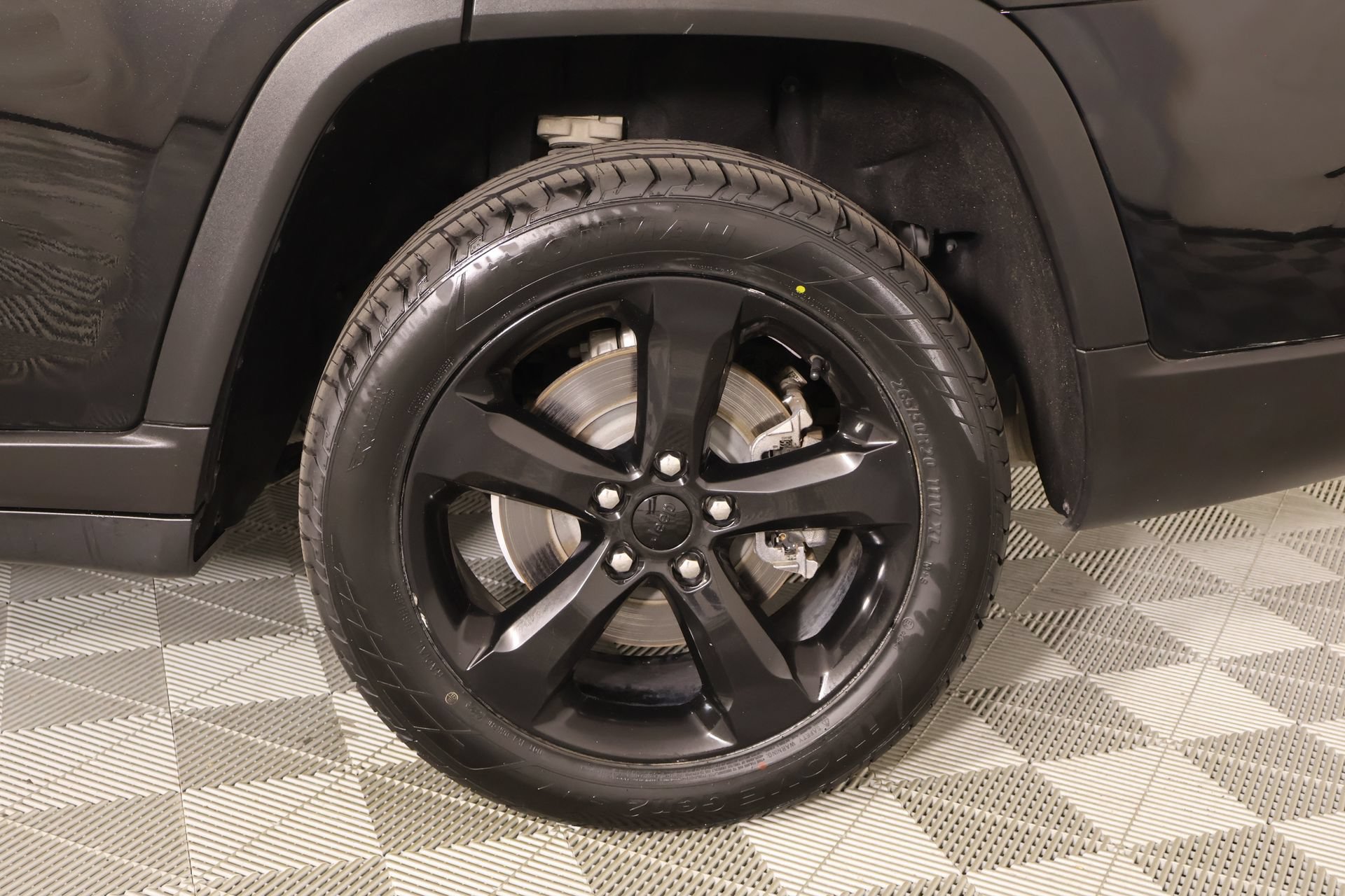 Used 2021 Jeep Grand Cherokee L Laredo RWD image 19