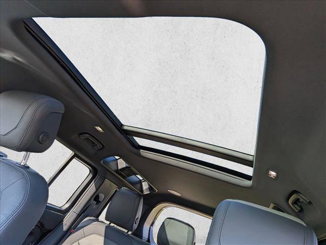 Certified 2023 Land Rover Defender 110 X-Dynamic SE image 15