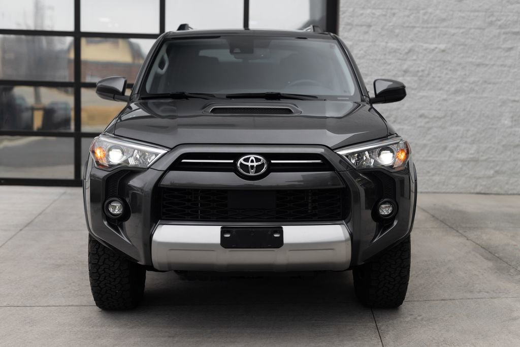Used 2021 Toyota 4Runner TRD Off-Road AWD/4WD image 2
