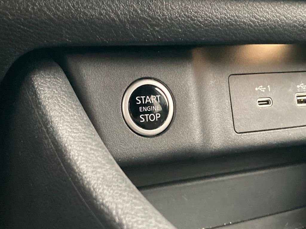 Used 2022 Nissan Rogue SV AWD/4WD image 23