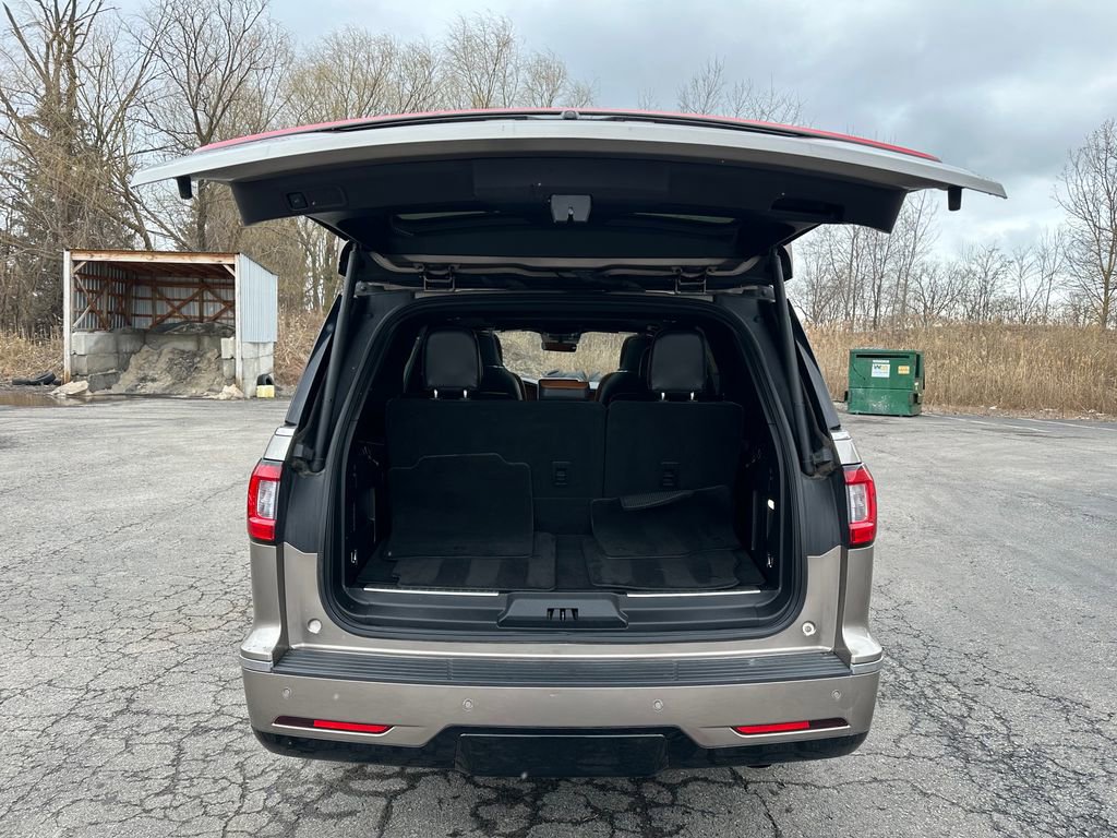 Used 2019 Lincoln Navigator Reserve w/ Cargo Package image 18