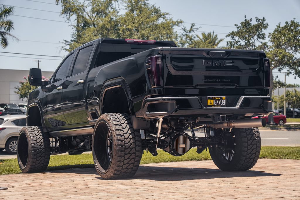 Used 2024 GMC Sierra 3500 Denali Ultimate AWD/4WD image 3