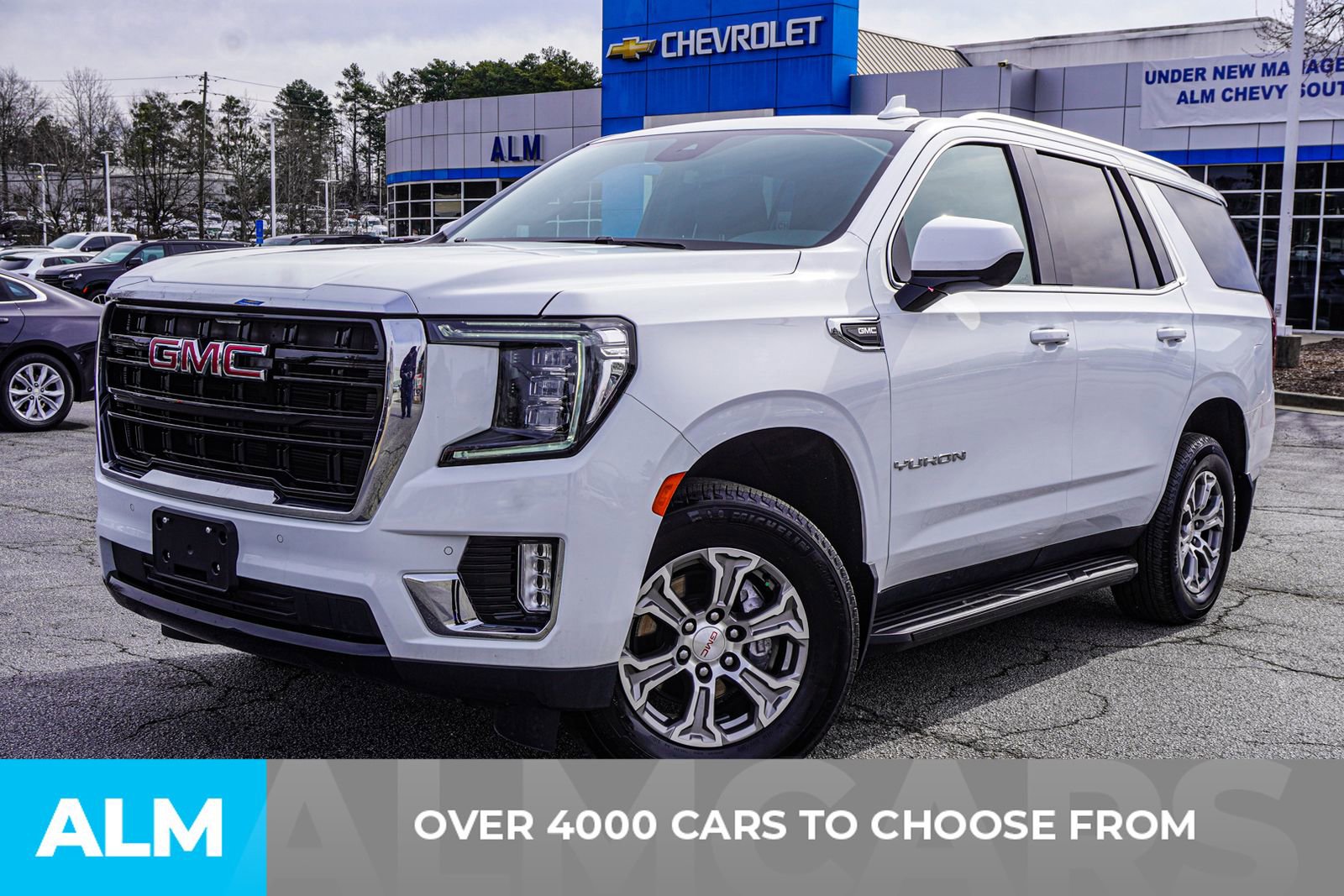 Used 2024 GMC Yukon SLE w/ LPO, Floor Liner Package image 2