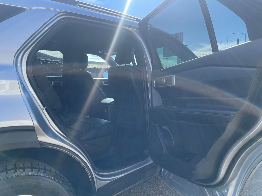 Used 2020 Ford Explorer XLT w/ Equipment Group 202A image 17