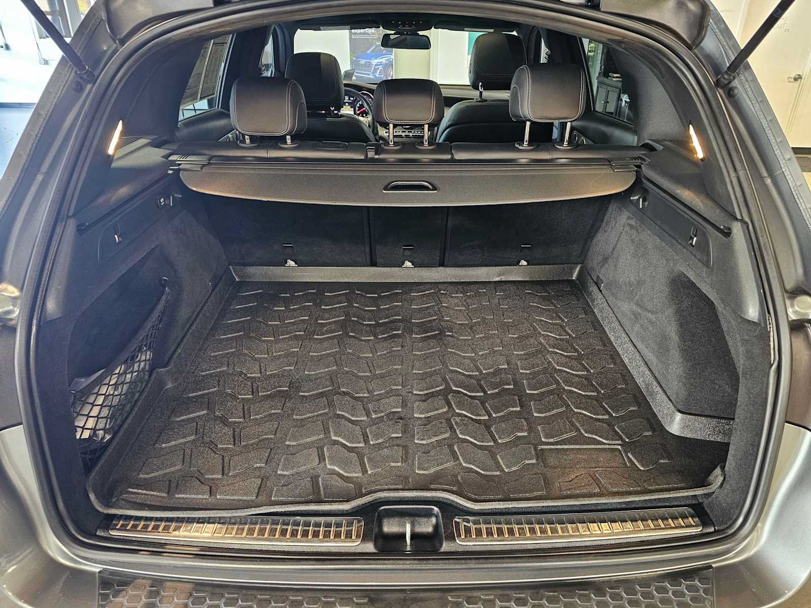 Used 2019 Mercedes-Benz GLC 300 4MATIC image 16