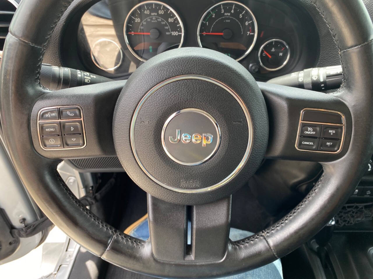 Used 2012 Jeep Wrangler Unlimited Sahara w/ Dual Top Group AWD/4WD image 29