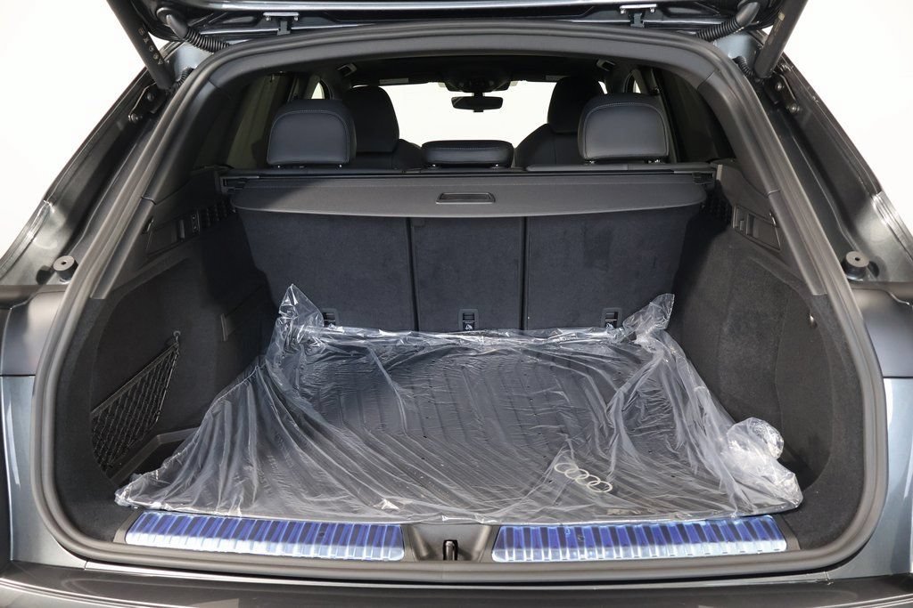 New 2026 Audi SQ5 Premium Plus AWD/4WD image 8