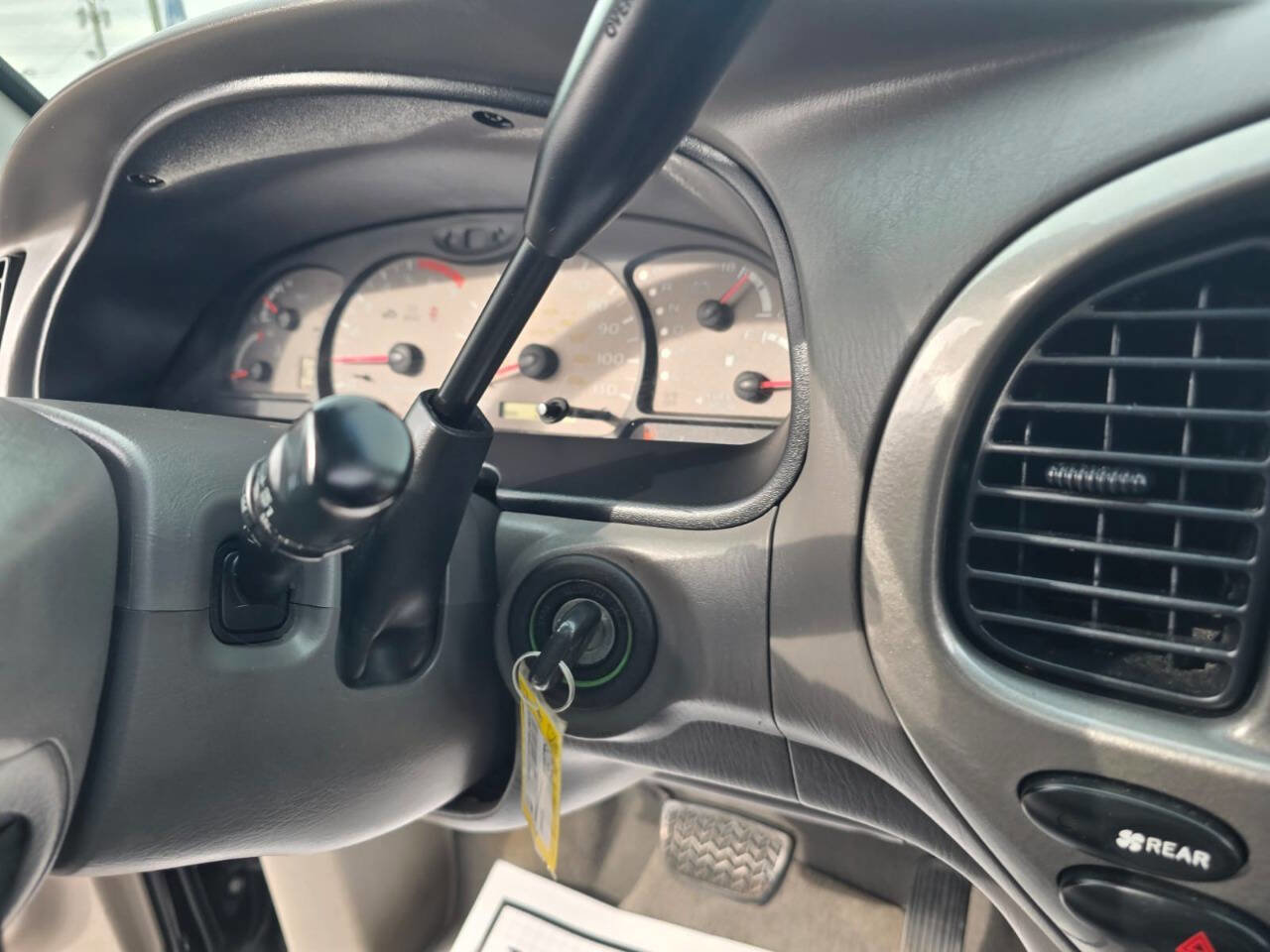 Used 2004 Toyota Sequoia Limited image 31