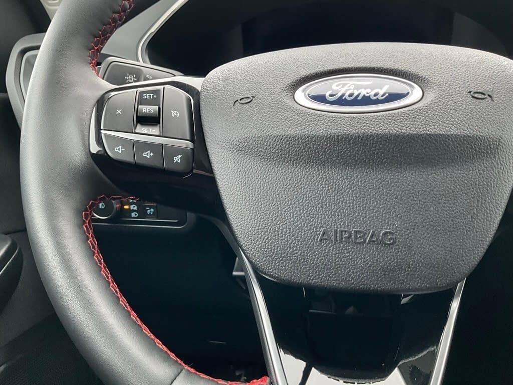 Used 2022 Ford Escape SEL w/ SEL Stealth AWD Package image 22