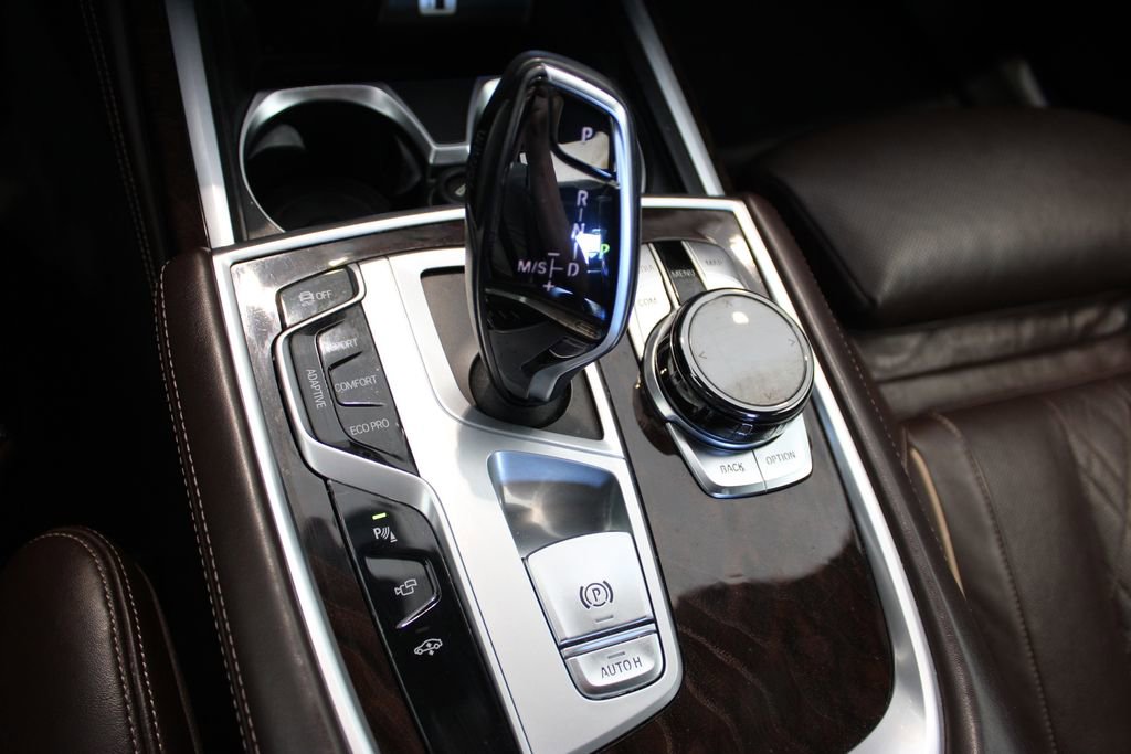 Used 2017 BMW 750i xDrive AWD/4WD image 16