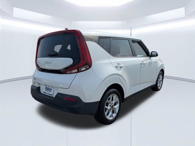 Used 2022 Kia Soul S FWD image 4