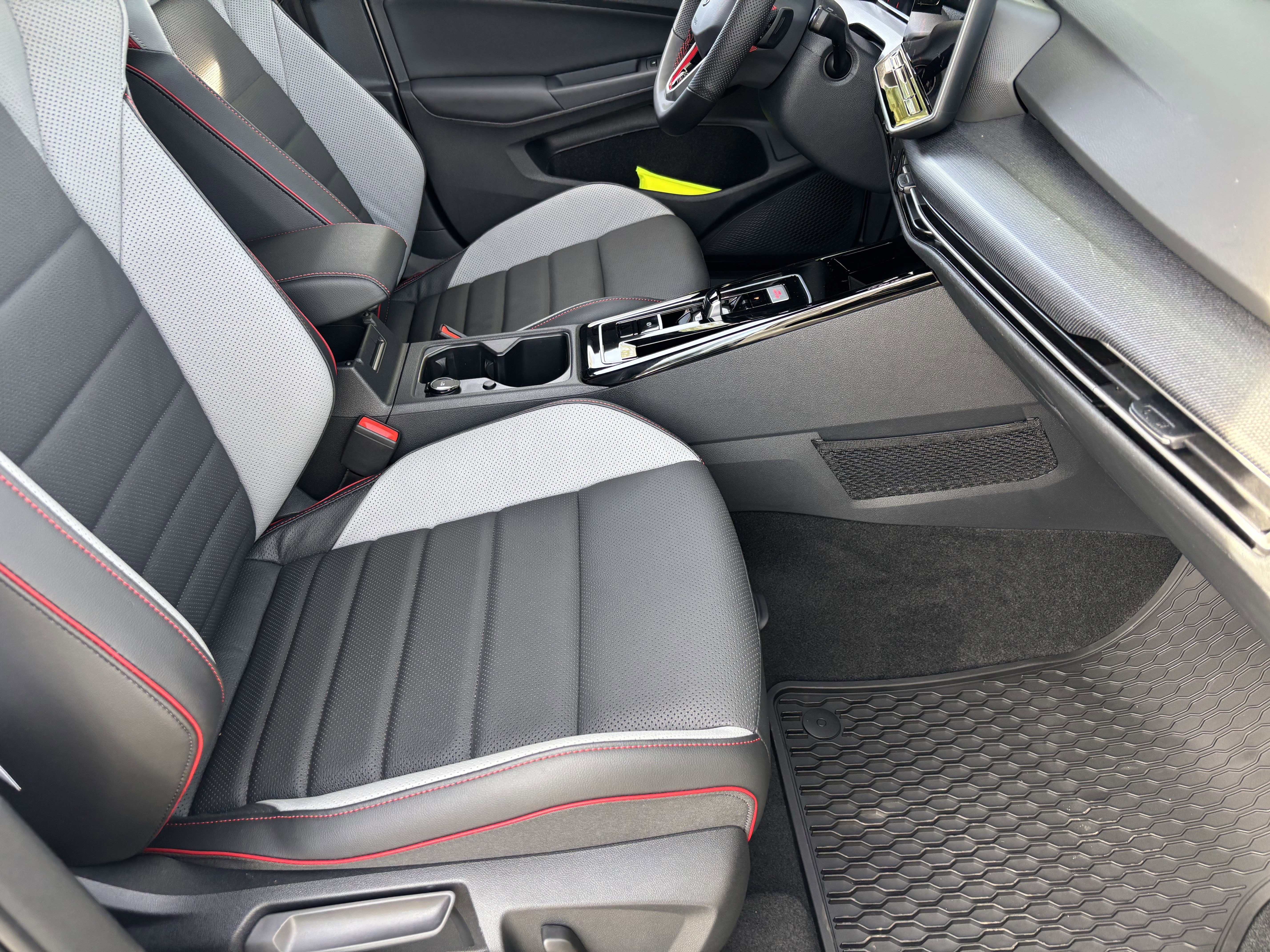 New 2026 Volkswagen GTI SE image 7