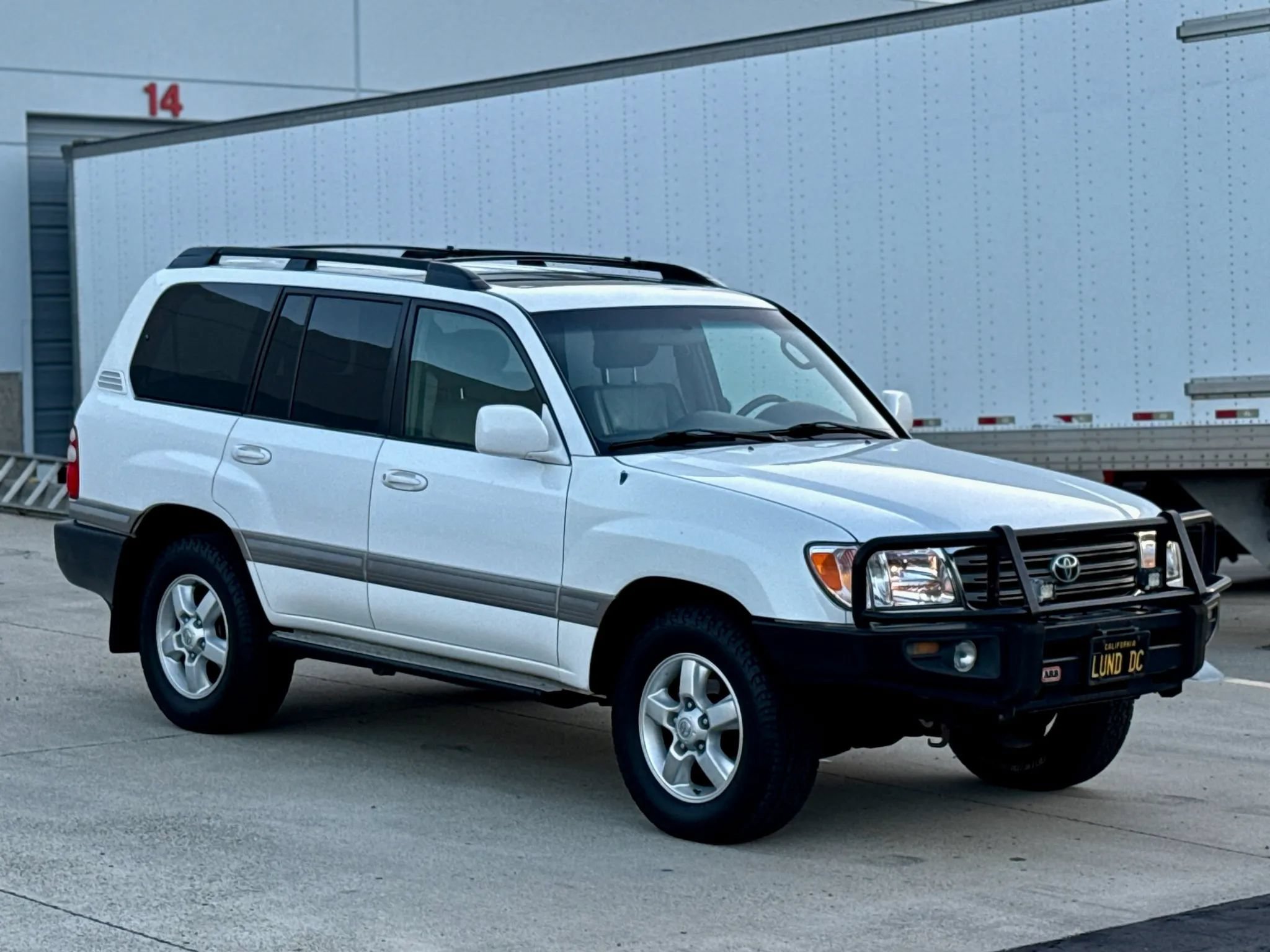 Used 2005 Toyota Land Cruiser w/ Convenience Pkg AWD/4WD image 5