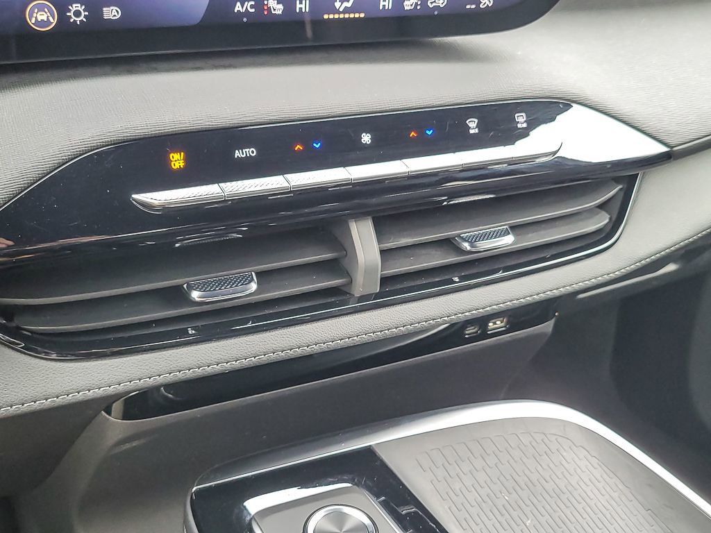 Certified 2025 Buick Enclave Sport Touring FWD image 15