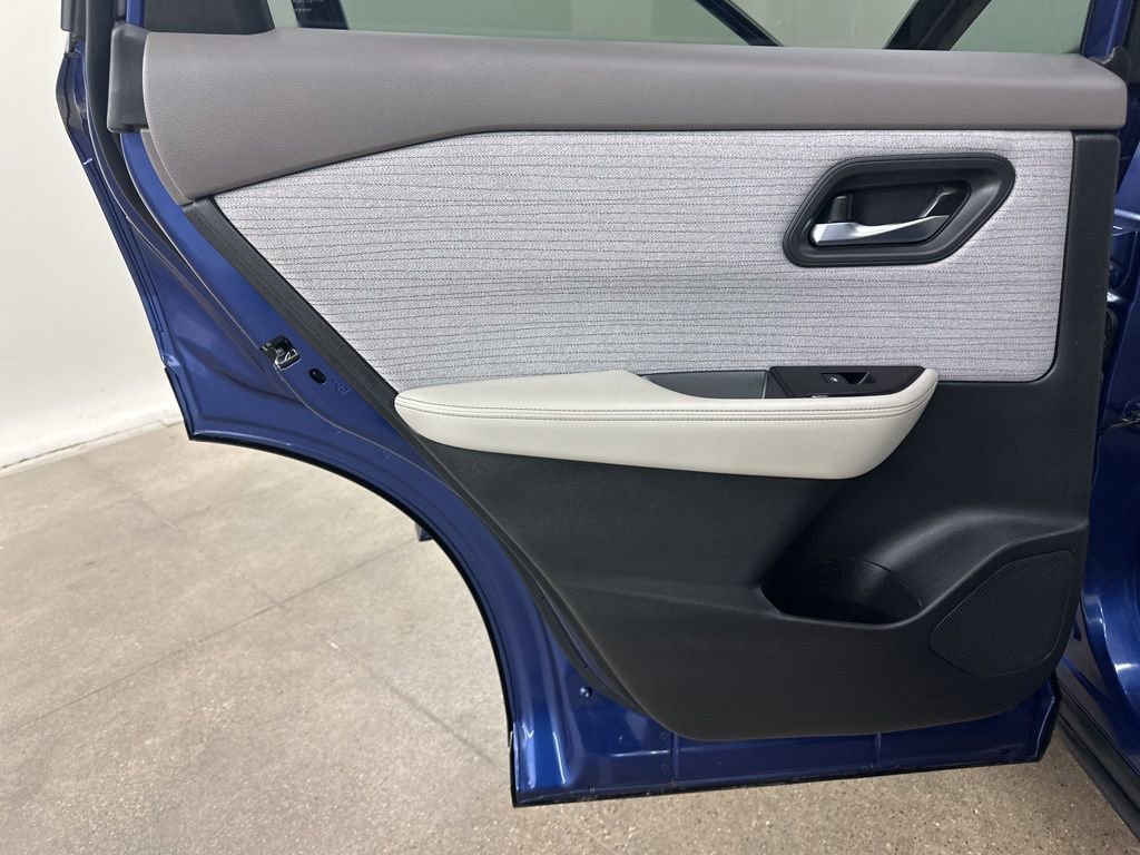 Used 2021 Nissan Rogue SV image 27