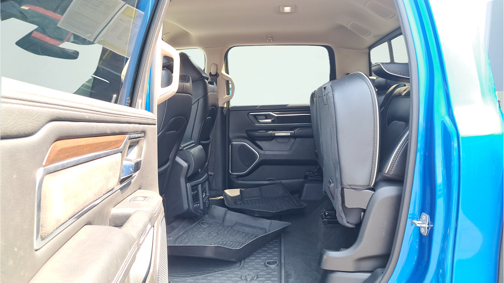 Used 2021 RAM 1500 Laramie AWD/4WD image 12