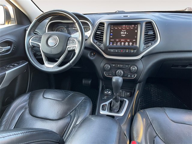 Used 2016 Jeep Cherokee Overland w/ Technology Group image 10