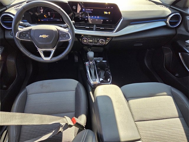 Certified 2025 Chevrolet Trax LT w/ LT Convenience Package image 16