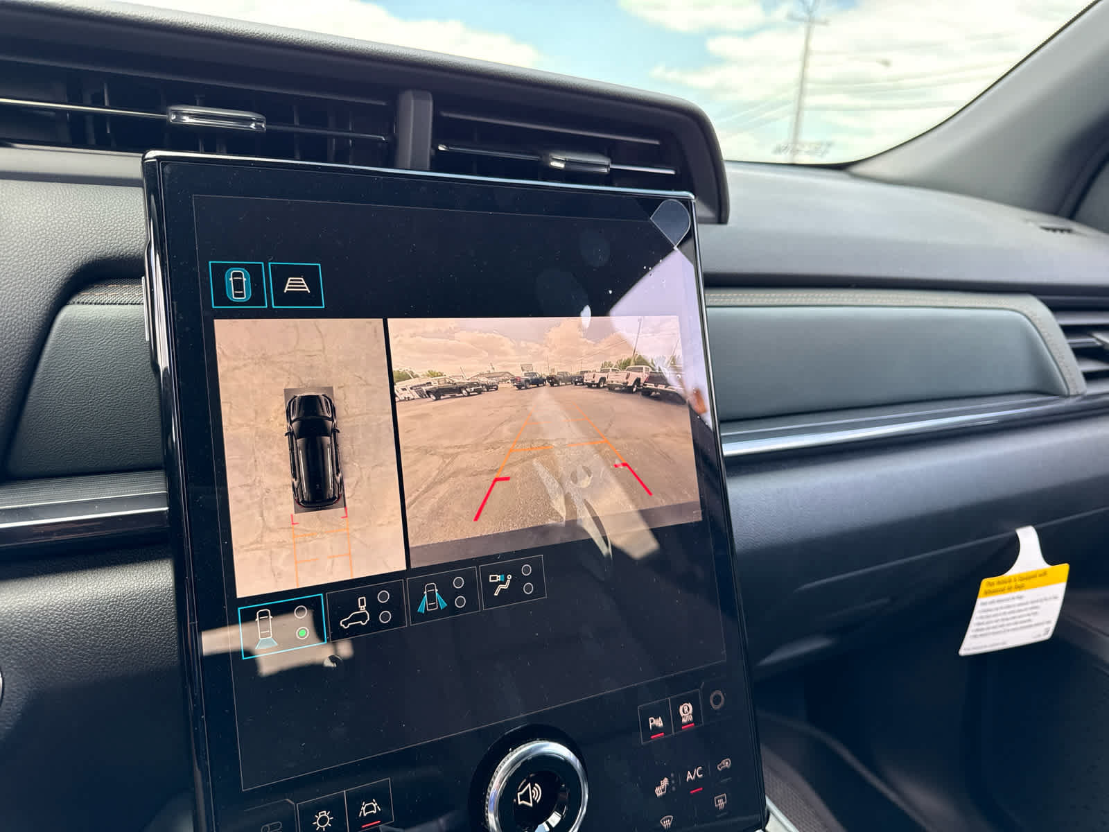 New 2027 GMC Terrain AT4 w/ Technology Package II AWD/4WD image 17