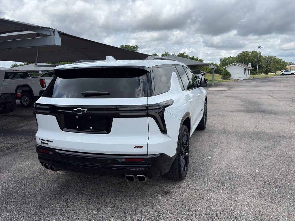 Used 2024 Chevrolet Traverse RS FWD image 5