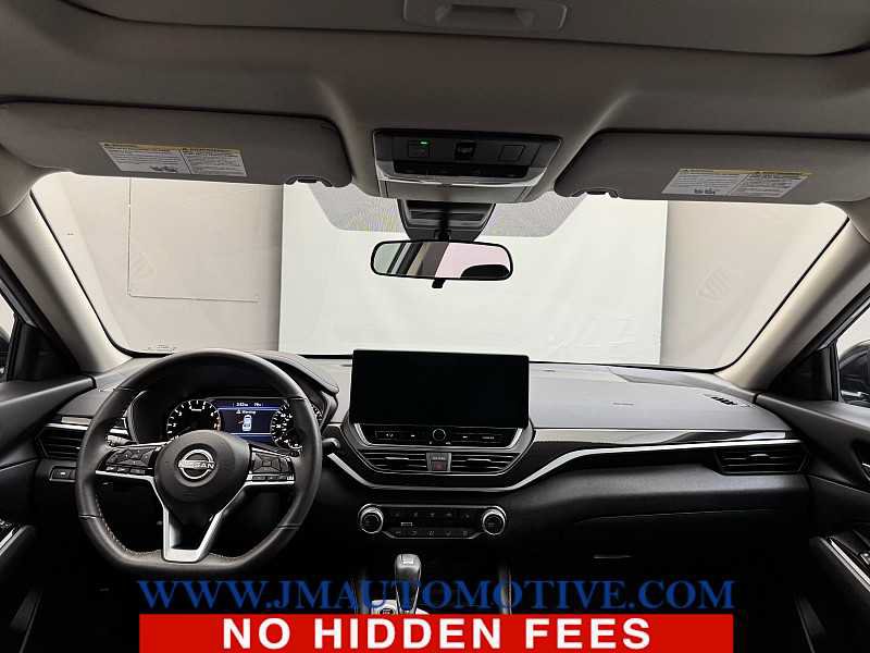 Used 2024 Nissan Altima 2.5 SR w/ SR Premium Package AWD/4WD image 12
