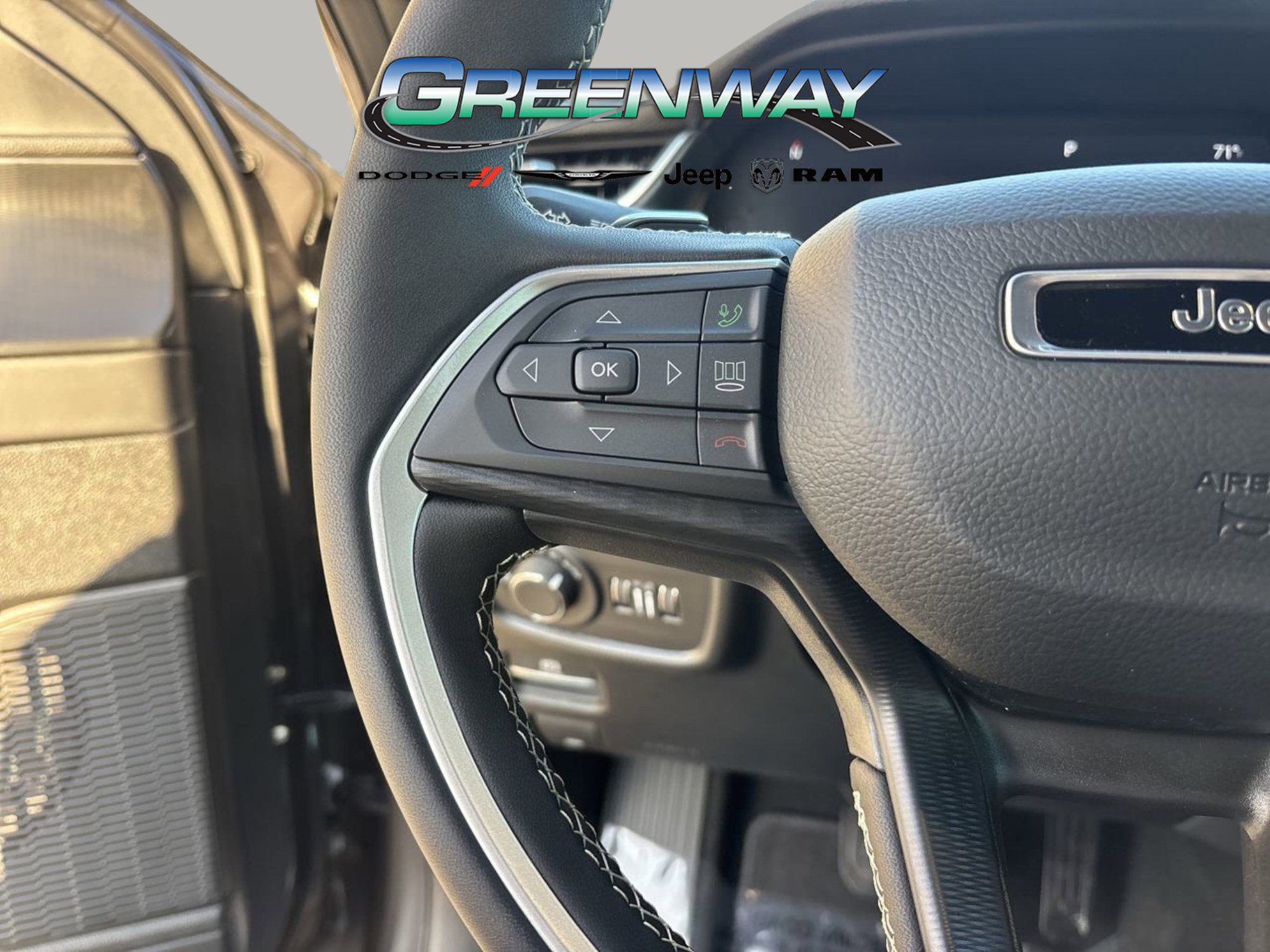 New 2025 Jeep Grand Cherokee Laredo image 24