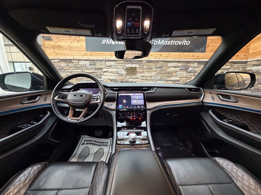 Used 2022 Jeep Grand Cherokee Summit AWD/4WD image 12
