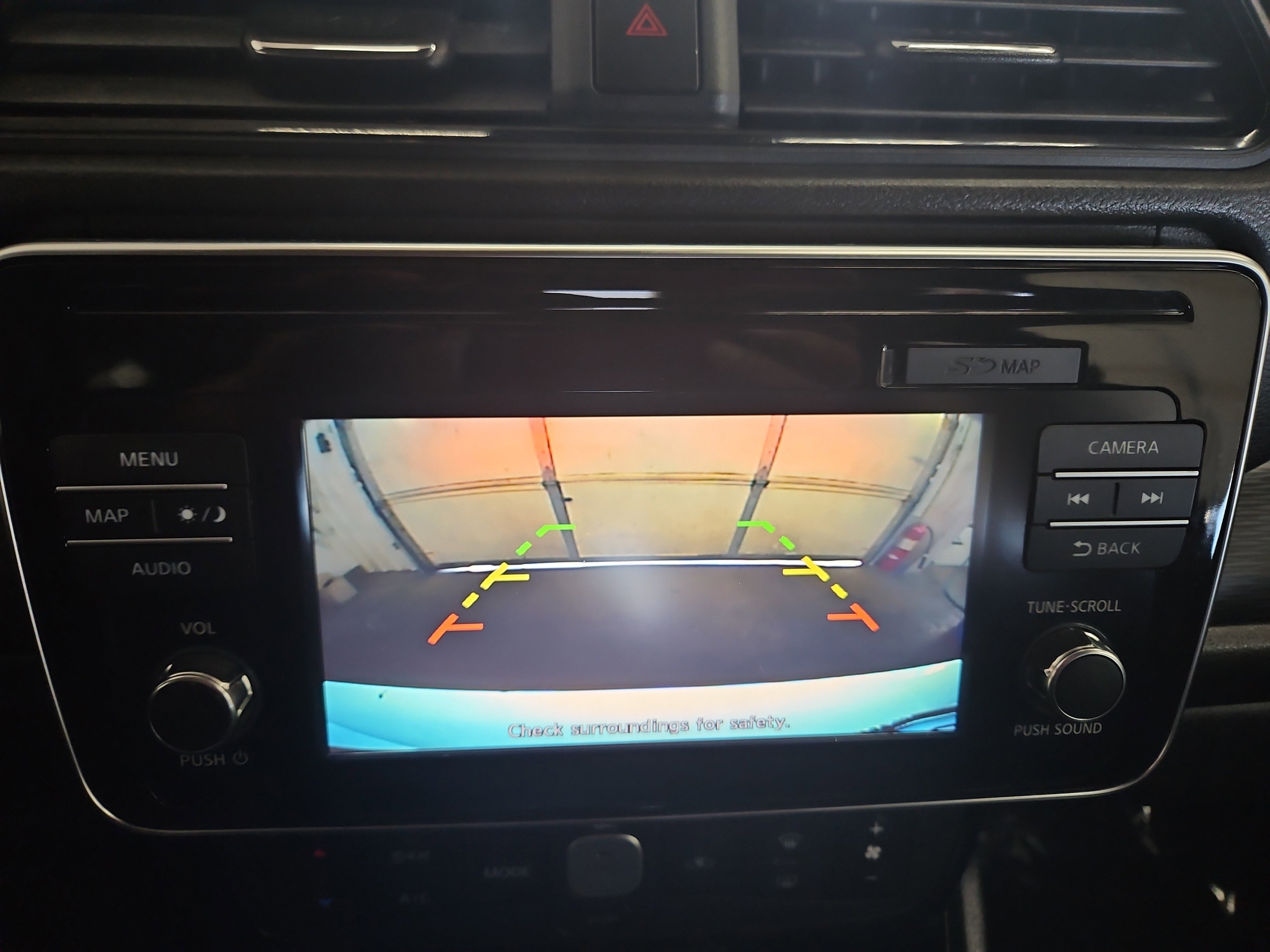 Used 2019 Nissan Leaf SV w/ SV Technology Package image 17