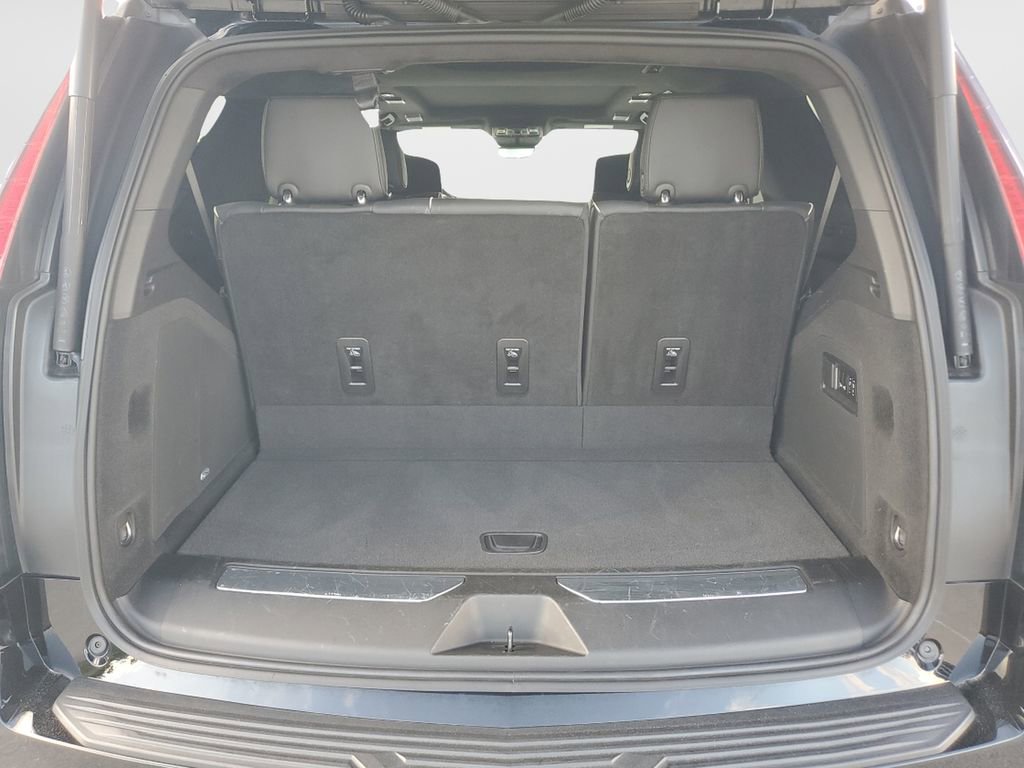 Used 2022 Cadillac Escalade Sport Platinum w/ Heavy-Duty Trailer Package AWD/4WD image 12