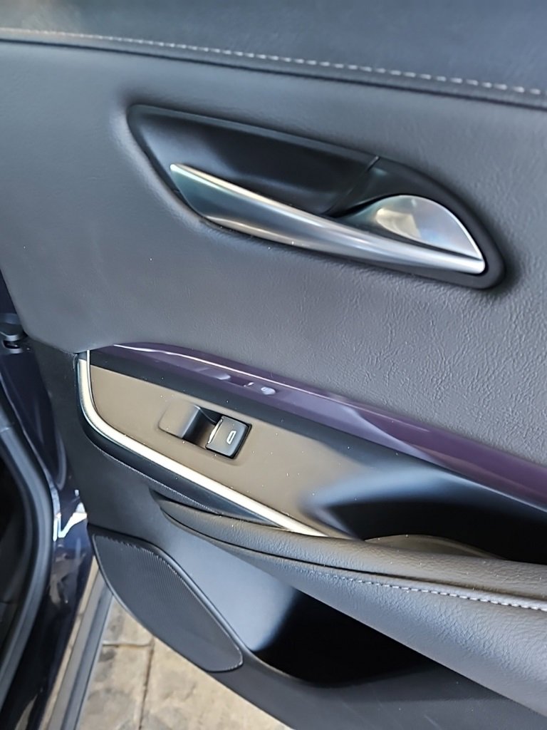 Used 2023 Cadillac XT4 Luxury image 16