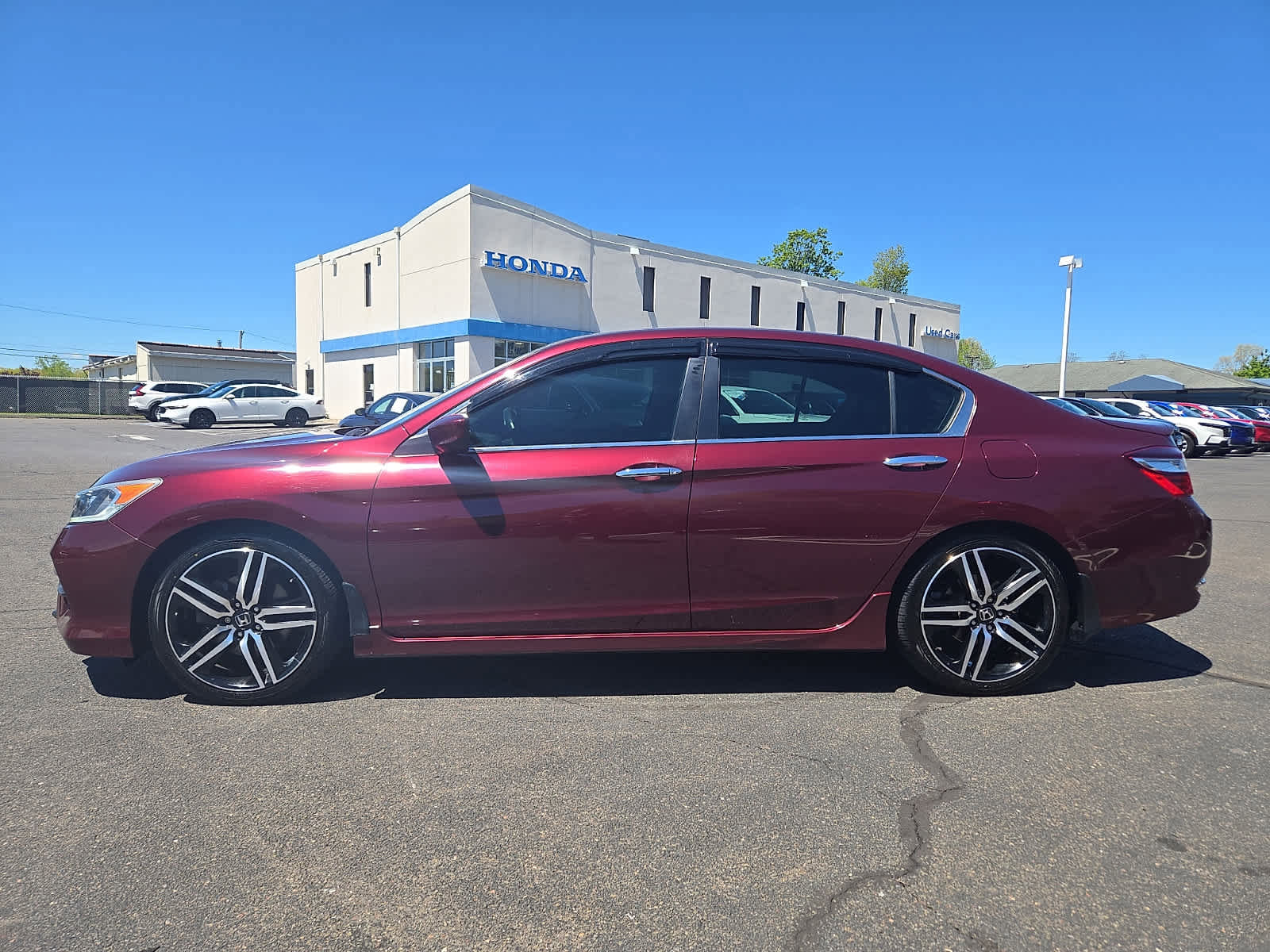 Used 2017 Honda Accord Sport image 8