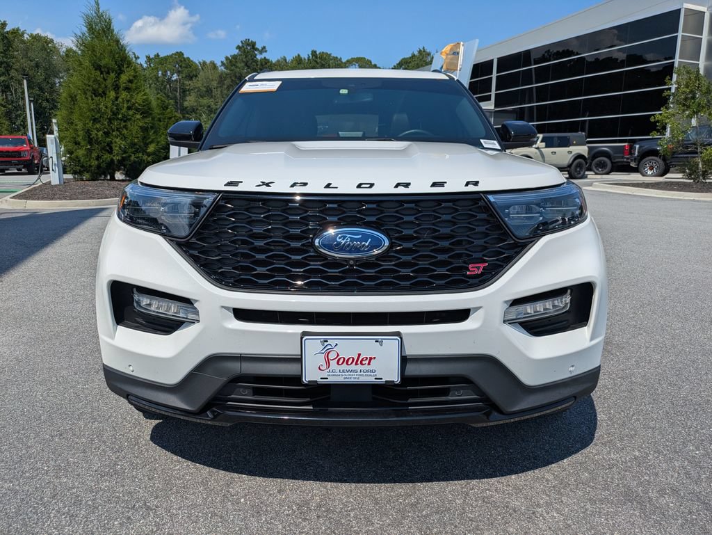 Certified 2024 Ford Explorer ST w/ Equipment Group 401A AWD/4WD image 9