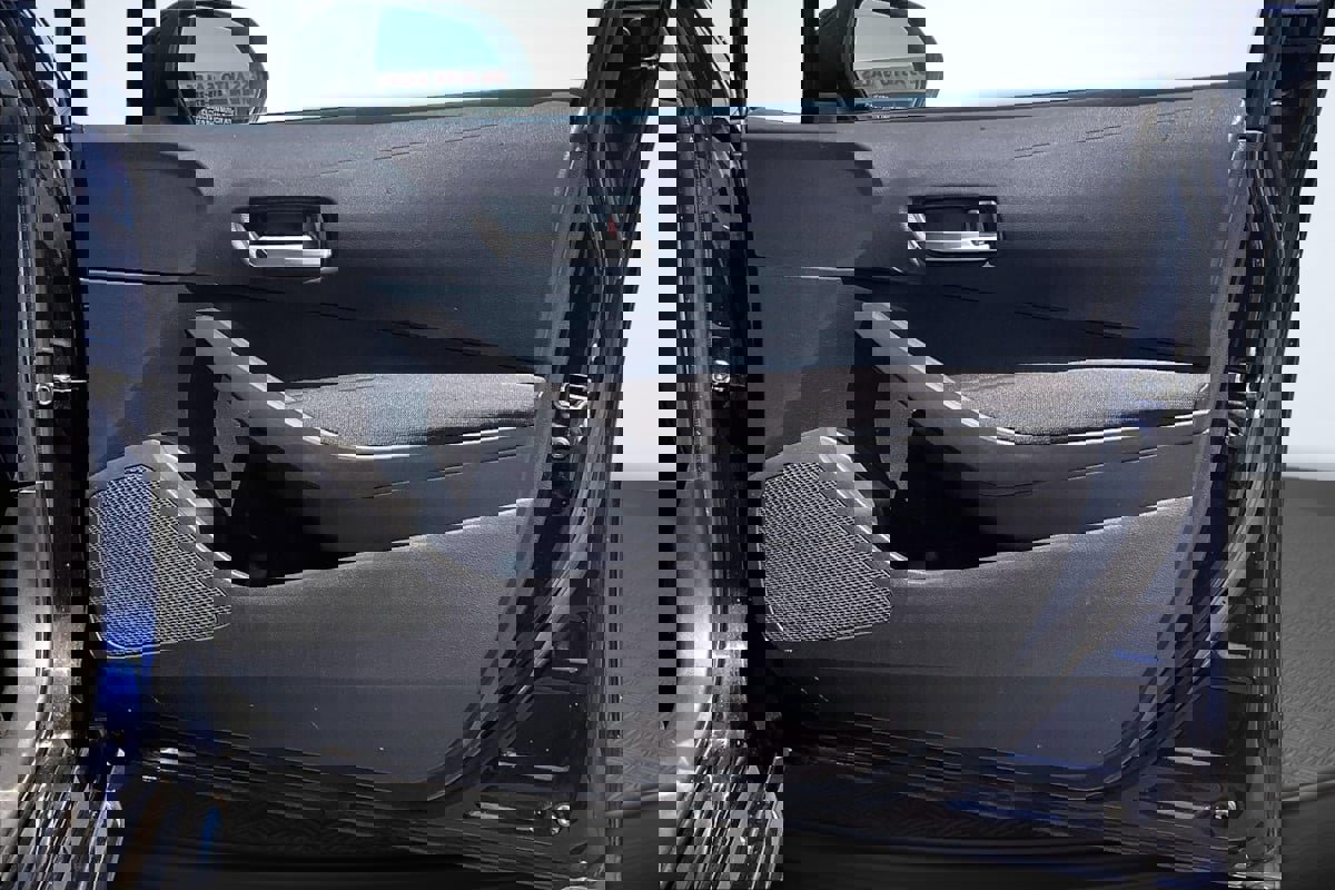 Used 2020 Toyota Corolla LE FWD image 23