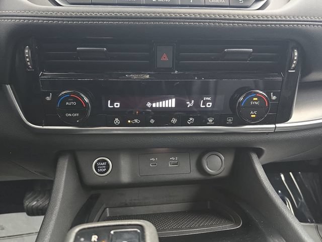 Used 2022 Nissan Rogue SV w/ SV Premium Package FWD image 24