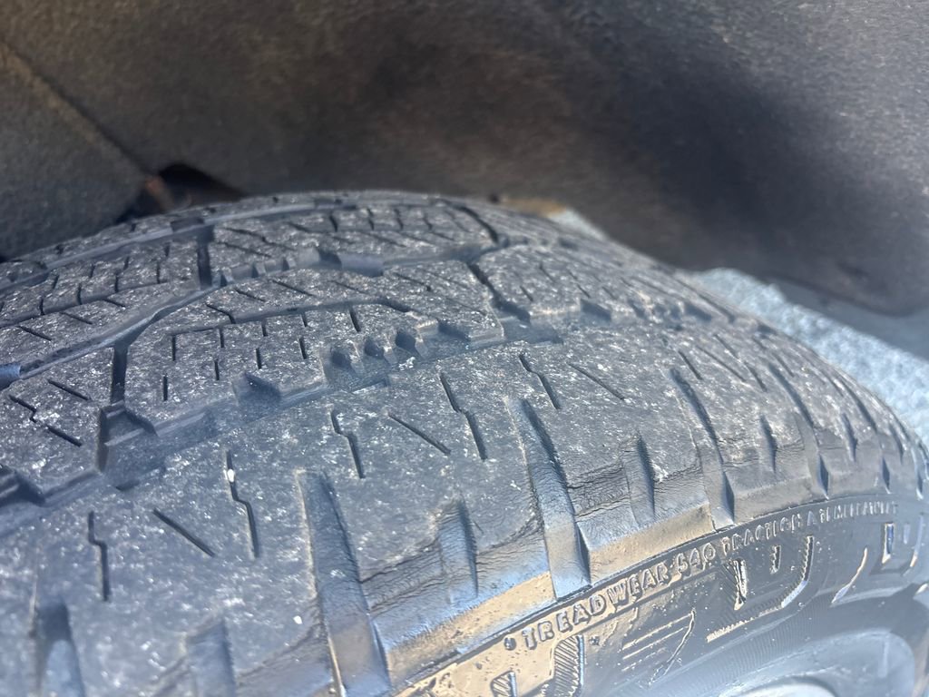 Used 2016 GMC Sierra 1500 SLE w/ SLE Value Package image 32