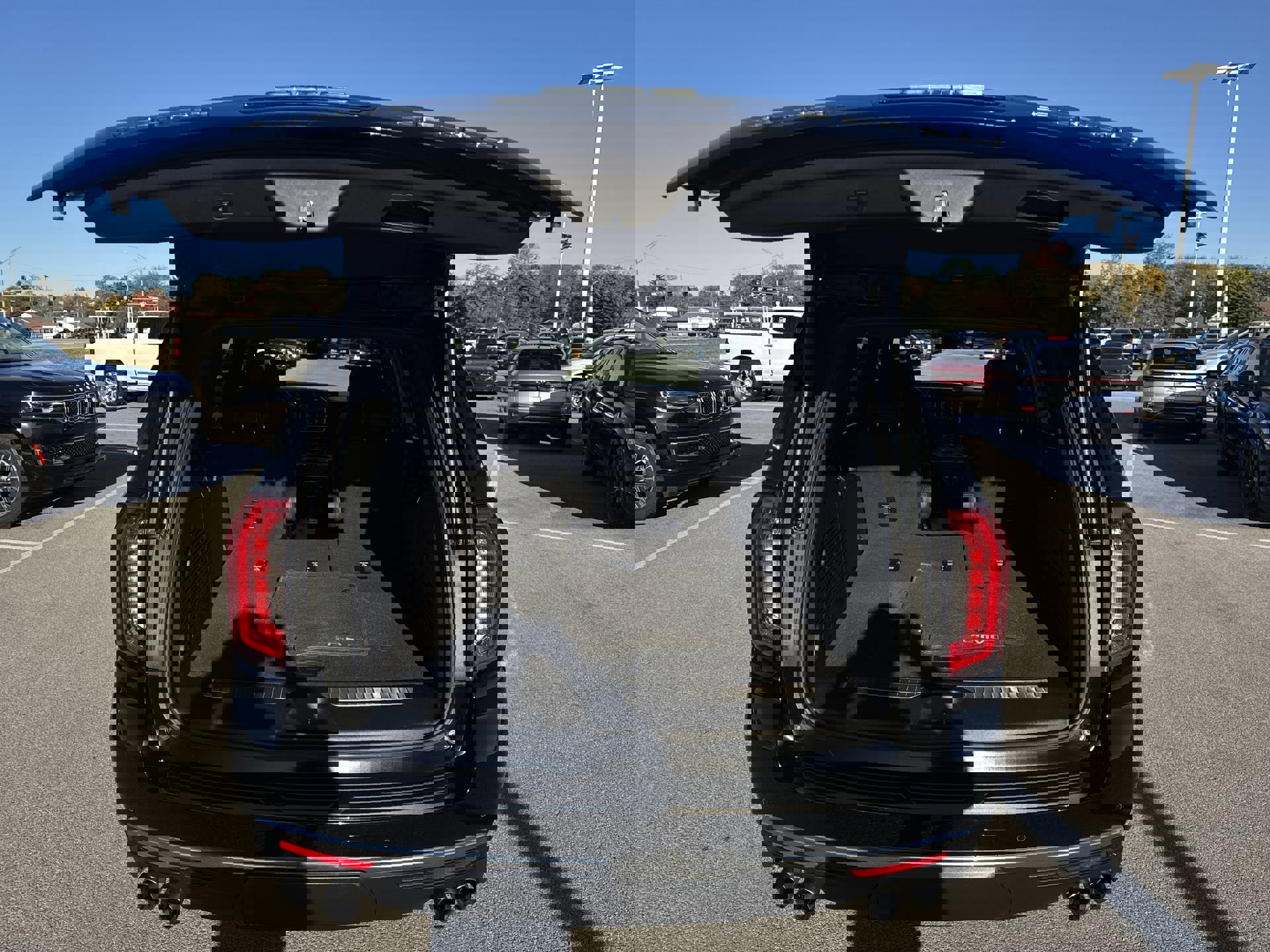 Used 2021 GMC Yukon Denali image 27